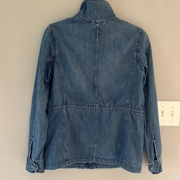 GAP- Denim jacket 💙 size Small - Picture 3 of 8